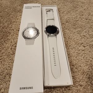Galaxy Watch4 Classic white